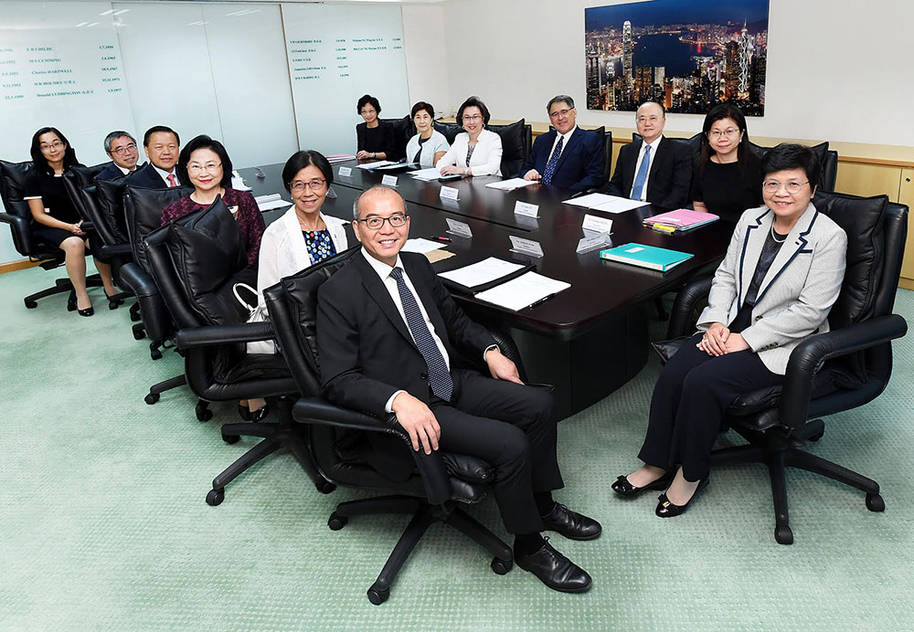 公务员叙用委员会会议